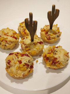 Una foto de Muffin salado con choclo, champiñón y jamón