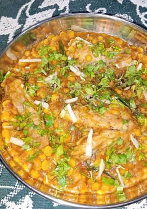 A picture of Bengal Gram Chicken Karahi.