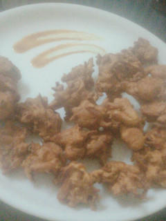 A picture of Onion pakoda.