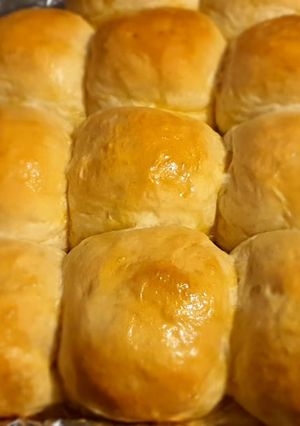 A picture of Dinner rolls.