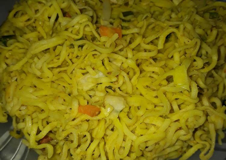 Mie keriting goreng bumbu lada