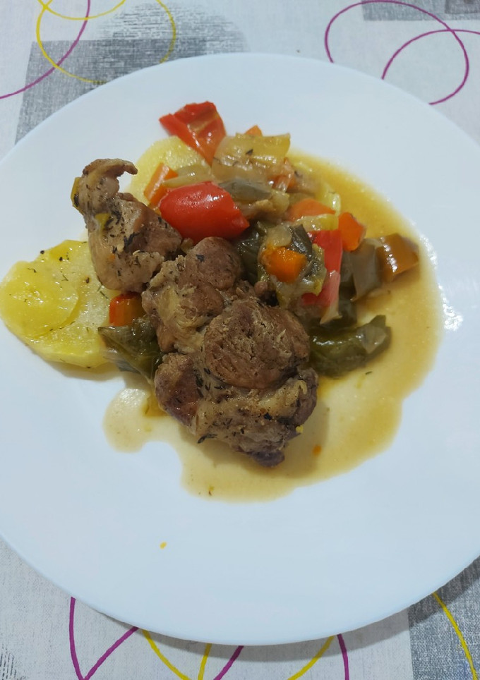 Una foto de Aguja de cerdo guisada