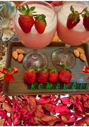 A picture of Strawberry milk shake.