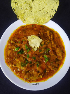 पापड़ की मसालेदार सब्ज़ी (Papad ki masaledar sabzi recipe in hindi) रेसिपी मुख्य फोटो