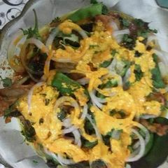 A picture of Dahi dhuha chicken.
