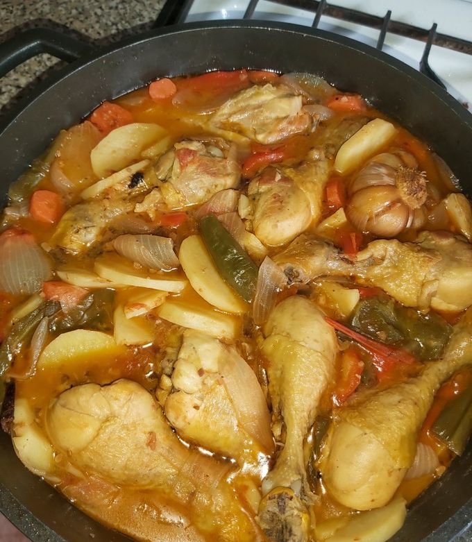 Foto principal de Muslos de pollo rustido a mi manera