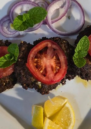 A picture of Chapli kabab.