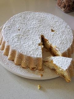 Una foto de Tarta de ricota con dulce de leche