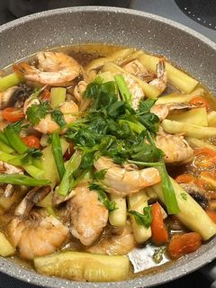 翠玉瓜車厘茄配白蘑菇焗蝦 的食譜成品照片