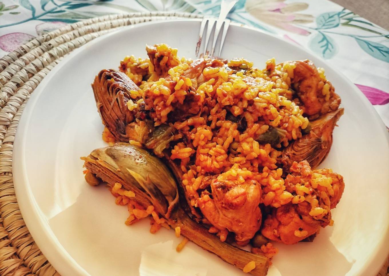 Arroz con alcachofas y conejo