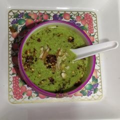 A picture of Broccoli Almond soup.