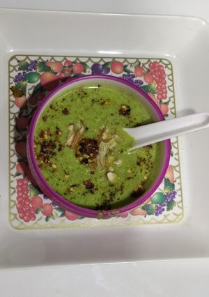 A picture of Broccoli Almond soup.