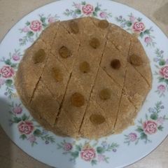 A picture of Sooji and whole wheat flour sa,.