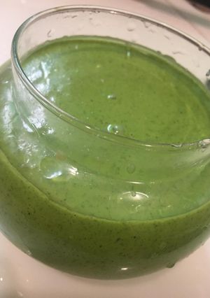 A picture of Green chilli chutney.