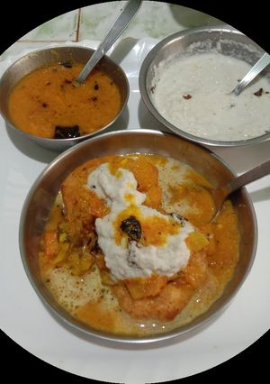 A picture of Vada Sambar.