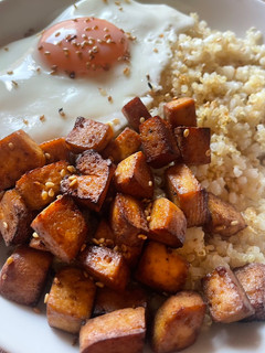 Una foto de Tofu marinado