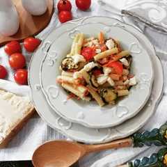 Foto di CANNEROZZI con zucchine pomodorini tonno e basilico