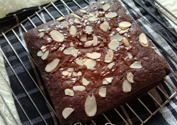 Anti Ribet, Buat Brownies Panggang Shiny kekinian