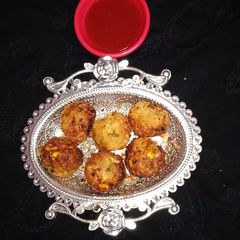 A picture of Italian party cheese balls.