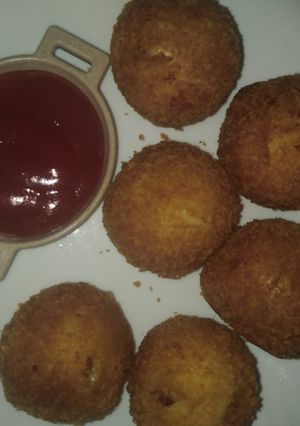A picture of Chicken cheese balls.