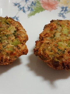 Una foto de Hamburguesas integrales de brócoli y corvina, en airfryer