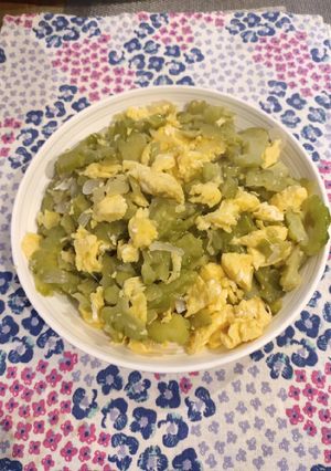 A picture of Ampalaya con Eggs.