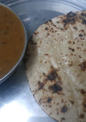 दाल मखनी(dal makhani recipe in hindi) रेसिपी मुख्य फोटो