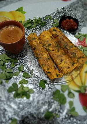 મેથી ના ઢેબરા (Methi Dhebra Recipe In Gujarati) રેસીપી મુખ્ય ફોટો