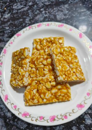 A picture of Peanut Chikki.