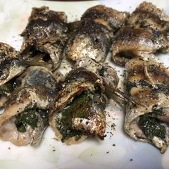 A picture of Sicilian stuffed sardines.