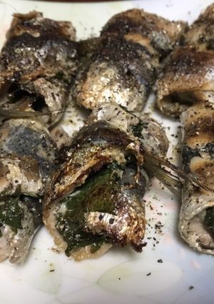 A picture of Sicilian stuffed sardines.