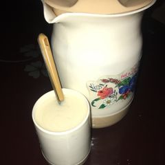 A picture of Soy milk🍶.