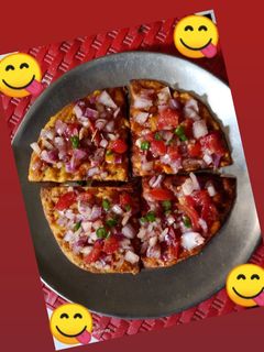 रोटी पिज़्ज़ा (Roti pizza recipe in Hindi) रेसिपी मुख्य फोटो