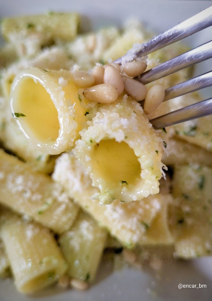 Una foto de Rigatoni al pesto genovese
