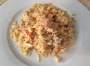 Una foto de Arroz con Salmón y tuna