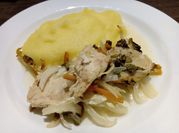 Una foto de escabeche de pescado