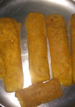 A picture of Raw banana bajji.