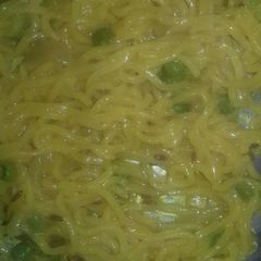 A picture of Fried maggi.