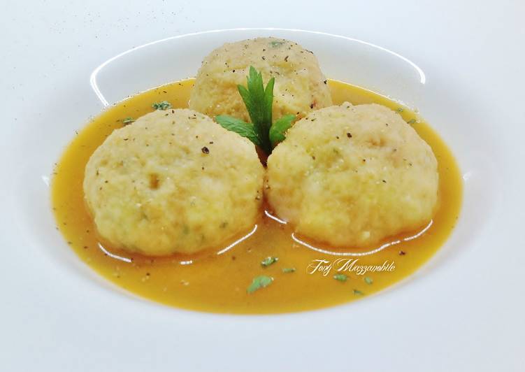 Canederli di scampi e gamberi in bisque