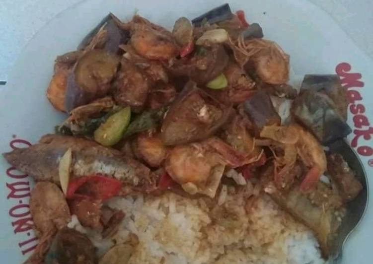 Bagaimana Menyiapkan Sarden Campur yang Lezat Sekali