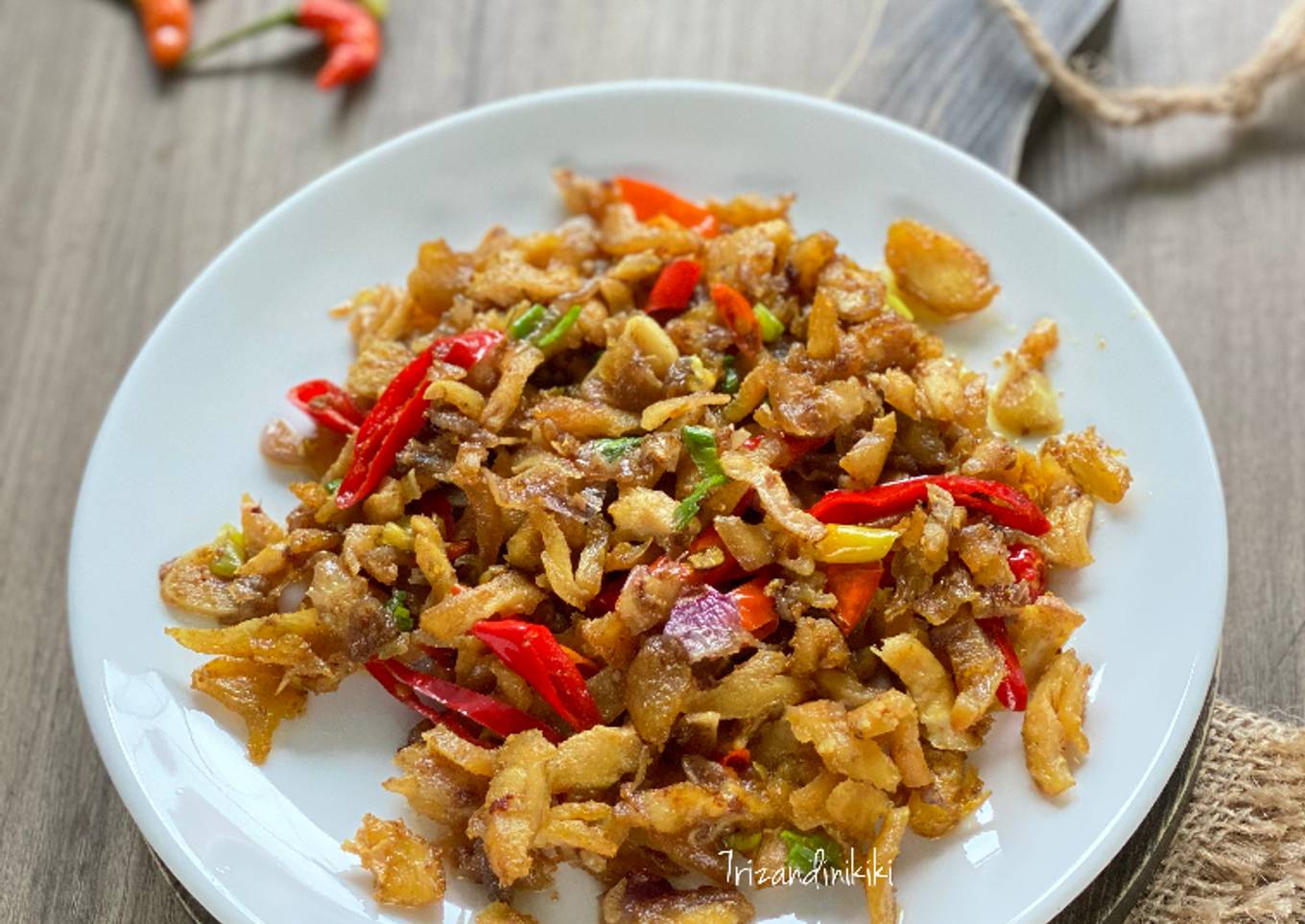 Oseng ayam suwir pedas