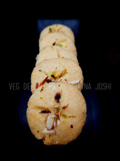 नानखताई (nankhatai recipe in Hindi) रेसिपी मुख्य फोटो