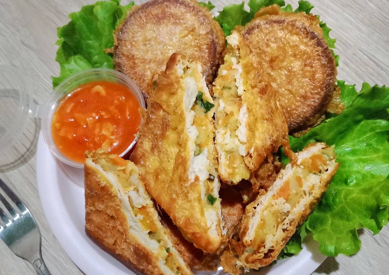 Biskuit goreng isi sayur