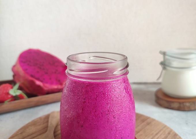 Resep Smoothies Buah Naga Mix Strawberry Oleh Azizahprantoro Cookpad