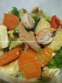Foto resep Tumis brokoli udang sosis egg tofu dan wortel