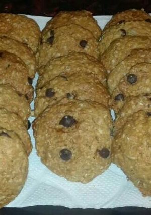Una foto de Galletas de avena con chispas de chocolate, girasol y azúcar rubia