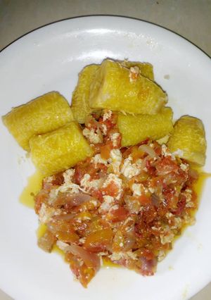 A picture of Boiled Plantain and Egg source.