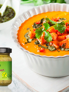Foto principal de Crema de boniato y calabaza con salsa Pesto