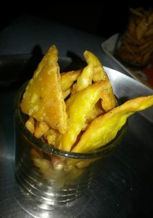 A picture of Yellow papdi.
