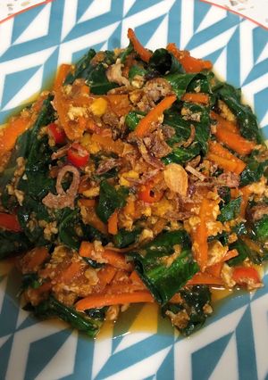 Gambar Kailan Goreng Telur Pecah
